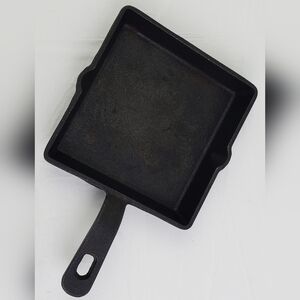 Crofton 6" Square Cast Iron Square Double Spout Pan Made in Italy Camping - GUC